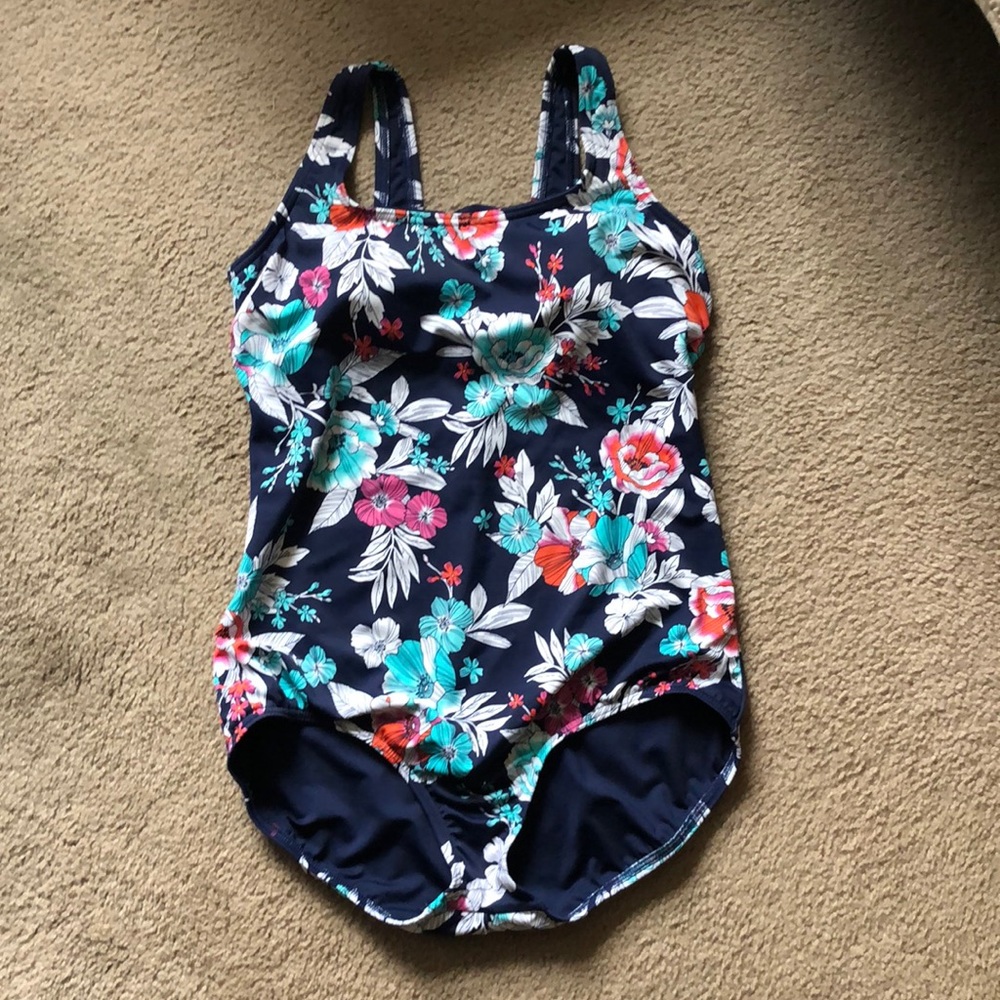 Land’s End woman’s one piece bathing suit. New. Tags are off but never worn.